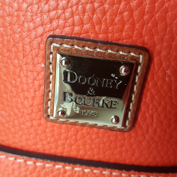 Dooney &Bourke shoulder bag,lightly used - Picture 4 of 4